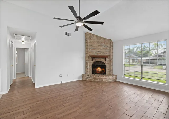 3rd image of 3105 Wood Fox Dr, Alvin, TX 77511 | MLS# 84640498