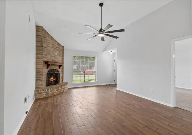 4th image of 3105 Wood Fox Dr, Alvin, TX 77511 | MLS# 84640498