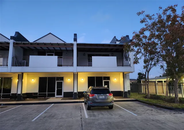 10th image of 9788 Clarewood Dr #110, Houston, TX 77036 | MLS# 5216989