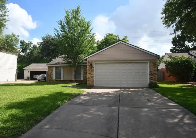 2nd image of 2411 Country Pl Dr, Richmond, TX 77406 | MLS# 53687376