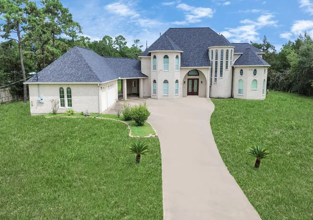 Photo 2 of Single family home for sale at 1321 E Archer Rd, Baytown, TX 77521 | MLS# 532238 | Listing updated on 2026-09-03