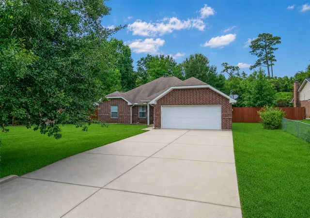 Photo 2 of Single family home for sale at 1600 Sweetgum St, Conroe, TX 77385 | MLS# 61851504 | Listing updated on 2026-09-08