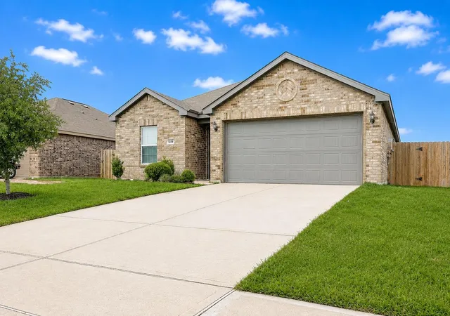 Photo 2 of Single family home for sale at 1219 Paradise Found Dr, Rosharon, TX 77583 | MLS# 60771740 | Listing updated on 2026-08-29