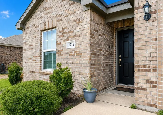 Photo 2 of Single family home for sale at 1219 Paradise Found Dr, Rosharon, TX 77583 | MLS# 60771740 | Listing updated on 2026-08-29