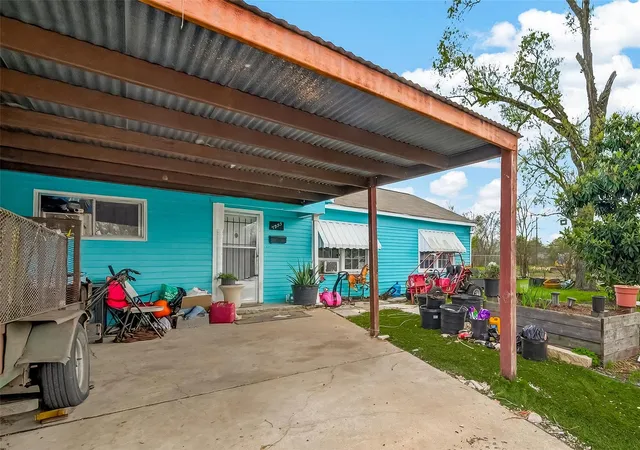 2nd image of 7355 Iwo Jima Rd, Houston, TX 77033 | MLS# 88345865