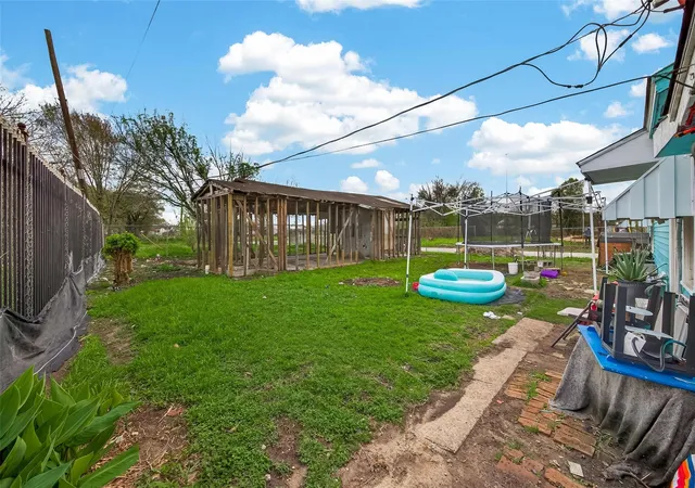 5th image of 7355 Iwo Jima Rd, Houston, TX 77033 | MLS# 88345865