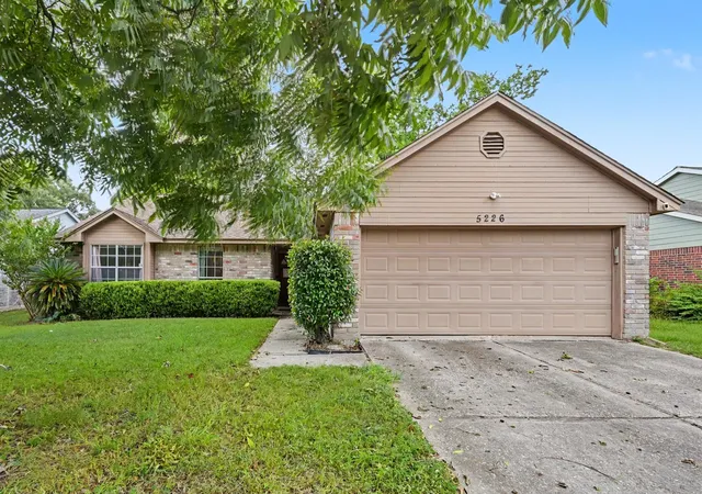 Photo 3 of Single family home for sale at 5226 Clarkston Ln, Spring, TX 77379 | MLS# 15168254 | Listing updated on 2026-09-09