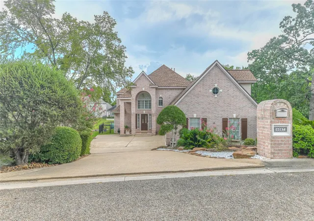 Photo 3 of Single family home for sale at 6087 Longmire Trl, Conroe, TX 77304 | MLS# 84691202 | Listing updated on 2026-08-15