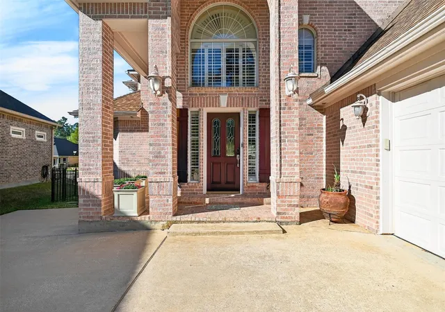 Photo 3 of Single family home for sale at 6087 Longmire Trl, Conroe, TX 77304 | MLS# 84691202 | Listing updated on 2026-08-15
