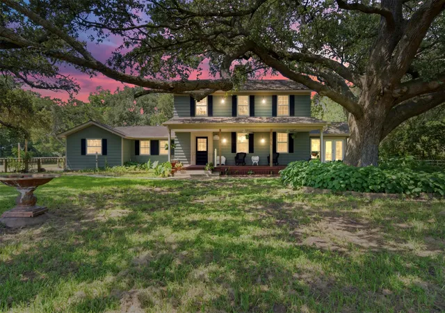 1st image of 6998 Commander Roland Dr, Hitchcock, TX 77563 | MLS# 74755338