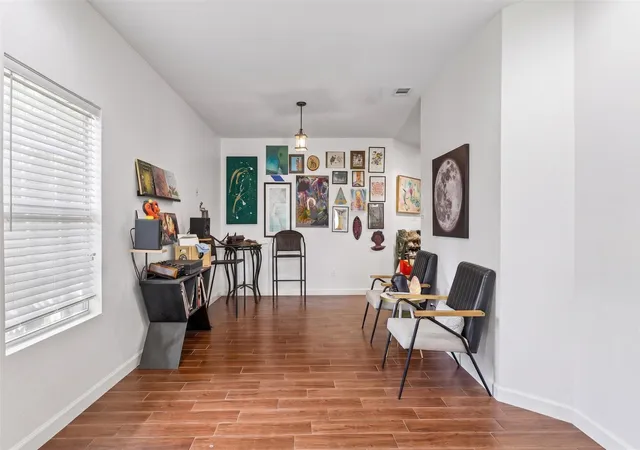4th image of 922 Bayonne St, Dallas, TX 75212 | MLS# 81150225