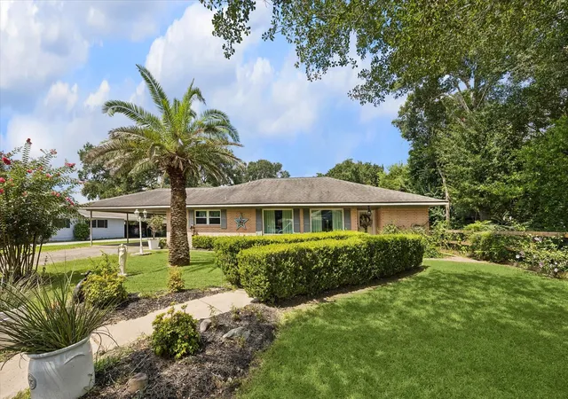 Photo 1 of Single family home for sale at 1011 Atchison St, Sealy, TX 77474 | MLS# 49566254 | Listing updated on 2026-09-03