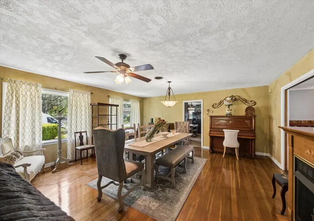 Photo 4 of Single family home for sale at 1011 Atchison St, Sealy, TX 77474 | MLS# 49566254 | Listing updated on 2026-09-03