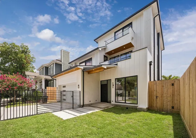 2nd image of 2218 Gostick St, Houston, TX 77008 | MLS# 88084816