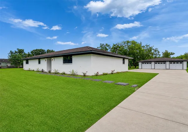 Photo 2 of Sale Pending at 301 N Pecan Dr, Texas City, TX 77591 | MLS# 24245048 | Listing updated on 2026-09-01