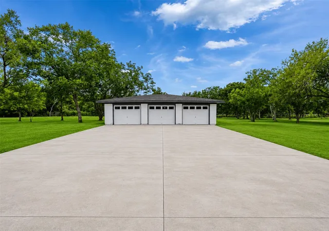 Photo 4 of Sale Pending at 301 N Pecan Dr, Texas City, TX 77591 | MLS# 24245048 | Listing updated on 2026-09-01
