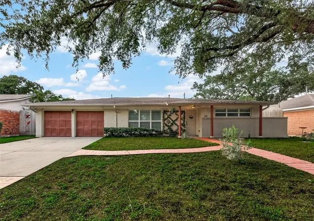 Photo 3 of Single family home for sale at 4814 Omeara Dr, Houston, TX 77035 | MLS# 82081063 | Listing updated on 2026-09-13