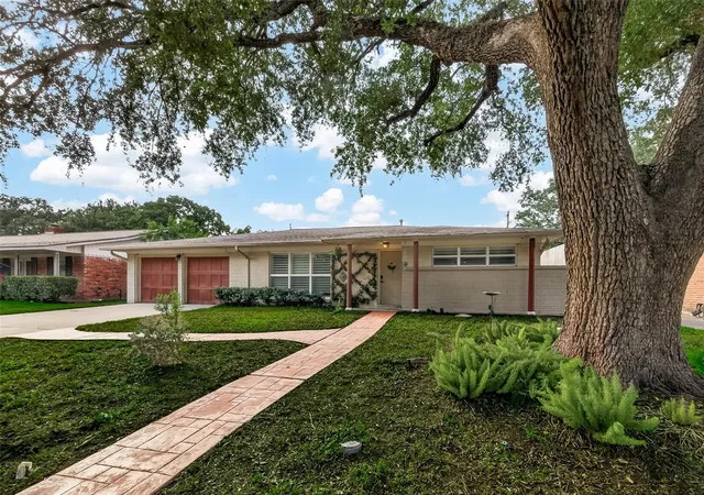 Photo 3 of Single family home for sale at 4814 Omeara Dr, Houston, TX 77035 | MLS# 82081063 | Listing updated on 2026-09-13