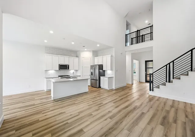 Photo 3 of Single family home for sale at 428 Summerset Landing Ct, Conroe, TX 77304 | MLS# 91199540 | Listing updated on 2026-09-08