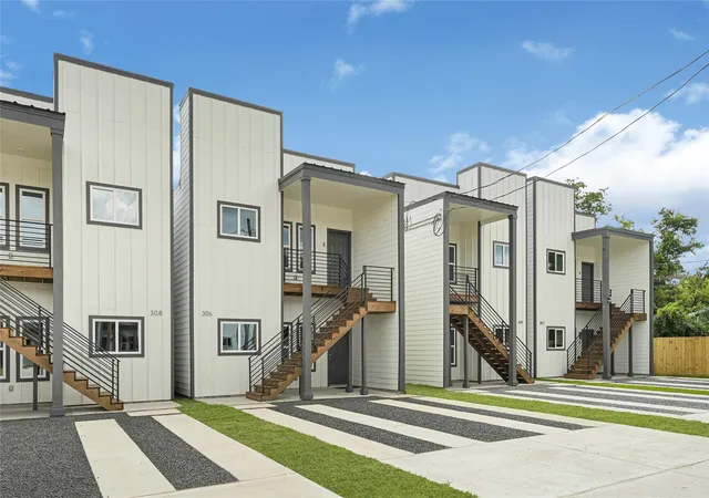 2nd image of 305 Bolden St, Houston, TX 77029 | MLS# 43236568