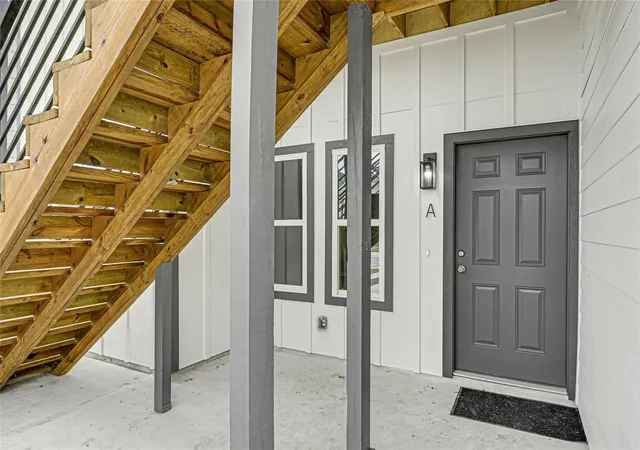 3rd image of 305 Bolden St, Houston, TX 77029 | MLS# 43236568