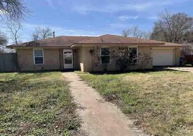 1st image of 100 Post Oak Ln, Elgin, TX 78621 | MLS# 41708435