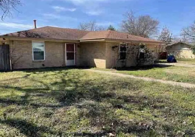 2nd image of 100 Post Oak Ln, Elgin, TX 78621 | MLS# 41708435