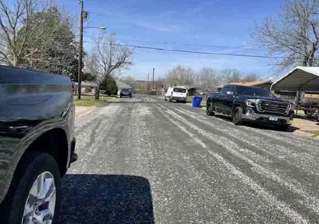 4th image of 100 Post Oak Ln, Elgin, TX 78621 | MLS# 41708435