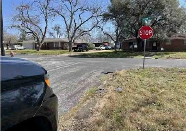 5th image of 100 Post Oak Ln, Elgin, TX 78621 | MLS# 41708435