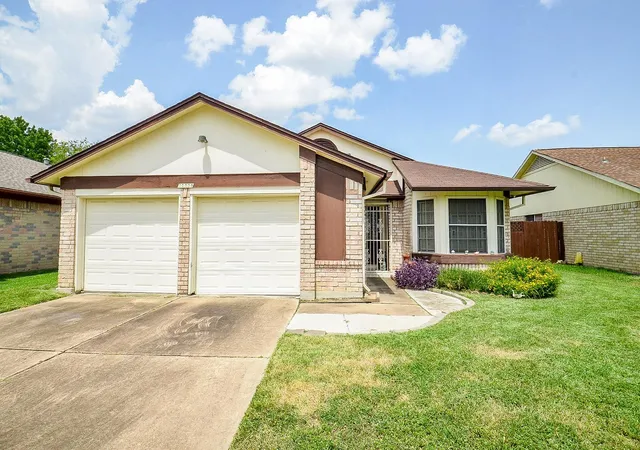 3rd image of 12322 Tambourine Dr, Stafford, TX 77477 | MLS# 97496512
