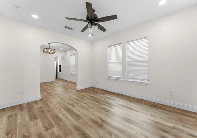2nd image of 1435 N Durham Dr, Houston, TX 77008 | MLS# 18528159
