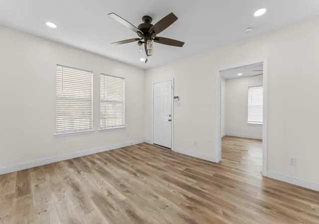 3rd image of 1435 N Durham Dr, Houston, TX 77008 | MLS# 18528159