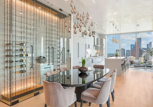 Photo 1 of Condo for sale at 1711 Allen Pkwy #2704, Houston, TX 77019 | MLS# 53061964 | Listing updated on 2026-09-02