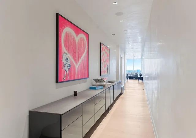 Photo 2 of Condo for sale at 1711 Allen Pkwy #2704, Houston, TX 77019 | MLS# 53061964 | Listing updated on 2026-09-02
