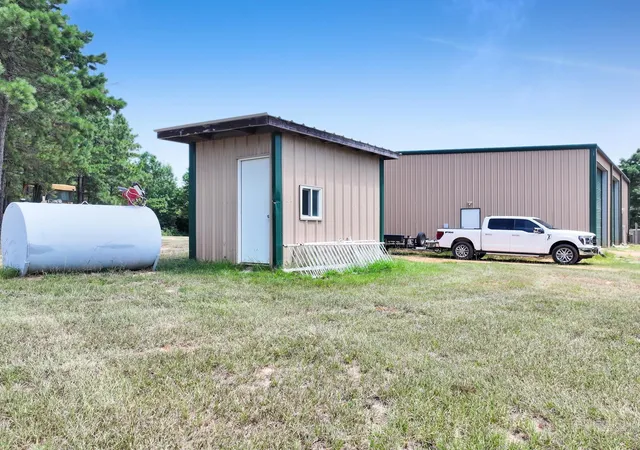 5th image of 10024 Cr 207, Centerville, TX 75833 | MLS# 59000040