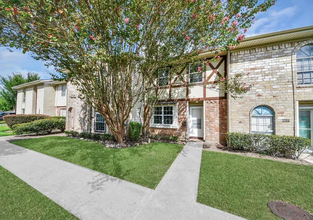 Photo 2 of Condo for sale at 12190 Beamer Rd, Houston, TX 77089 | MLS# 93206867 | Listing updated on 2026-08-22