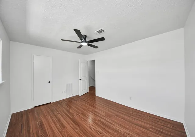 Photo 4 of Condo for sale at 12190 Beamer Rd, Houston, TX 77089 | MLS# 93206867 | Listing updated on 2026-08-22