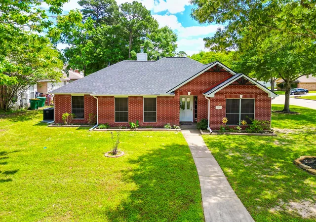 Photo 1 of Single family home for sale at 200 Canterbury Dr, Conroe, TX 77303 | MLS# 83541150 | Listing updated on 2026-08-11