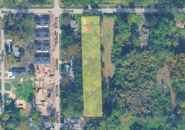 Photo 2 of Sale Pending at 1521 Bland St, Houston, TX 77091 | MLS# 68185343 | Listing updated on 2026-10-07
