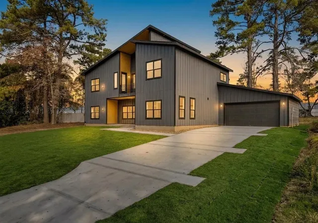 1st image of 7292 Edgewater Dr, Willis, TX 77318 | MLS# 78513309