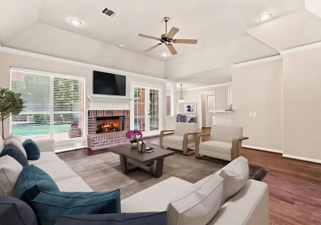 Photo 1 of Single family home for sale at 101 Lakeside Dr, Conroe, TX 77356 | MLS# 44242047 | Listing updated on 2026-09-19