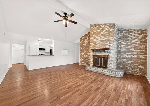 Photo 5 of Single family home for sale at 10431 Towne Oak Ln, Sugar Land, TX 77498 | MLS# 21444887 | Listing updated on 2026-09-02