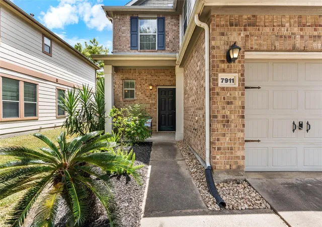 Photo 2 of Sale Pending at 7911 Barnes Ridge Ln, Houston, TX 77072 | MLS# 36256225 | Listing updated on 2026-09-10
