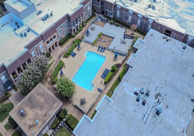 2nd image of 7575 Katy Fwy, Houston, TX 77024