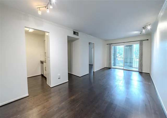 2nd image of 7575 Katy Fwy #103, Houston, TX 77024 | MLS# 27246204