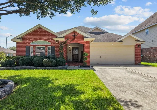 Photo 2 of Single family home for sale at 15022 Sierra Ridge Dr, Humble, TX 77396 | MLS# 83084024 | Listing updated on 2026-09-19