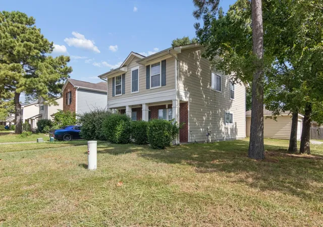 Photo 3 of Single family home for sale at 439 Laurel Timbers Dr, Kingwood, TX 77339 | MLS# 10671945 | Listing updated on 2026-09-04