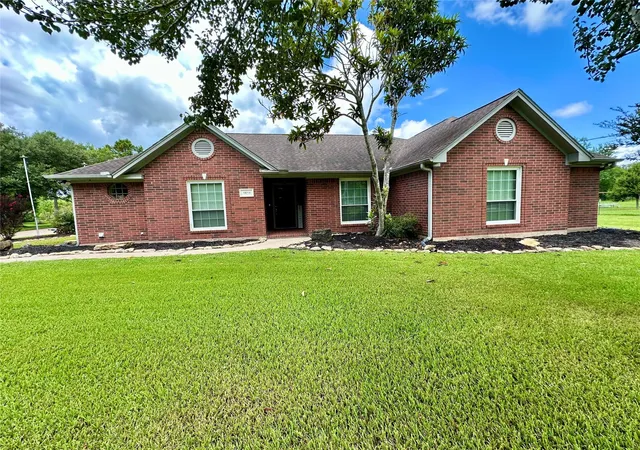 Photo 3 of Single family home for sale at 1614 Ave Q, Santa Fe, TX 77510 | MLS# 49136805 | Listing updated on 2026-08-13