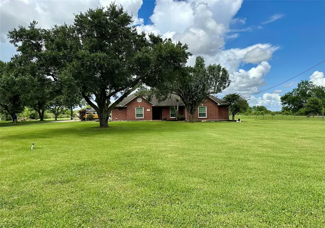 Photo 4 of Single family home for sale at 1614 Ave Q, Santa Fe, TX 77510 | MLS# 49136805 | Listing updated on 2026-08-13