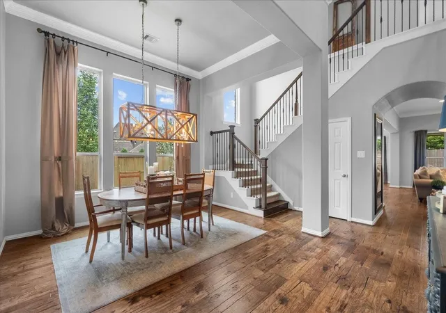 4th image of 904 Cozy Hollow Ct, Friendswood, TX 77546 | MLS# 50290255